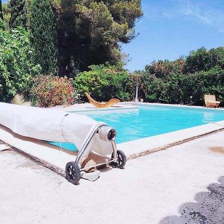 Offrez-Vous Un Sejour Dans Notre Studio T1 Bis A Entressen Une Grande Piscine Pour Se Rafraichir ,Un Espace De Jeux Pour Enfants Pour Des Heures De Divertissement Un Terrain De Petanque Pour Des Parties Endiablees Exteriér fotografie
