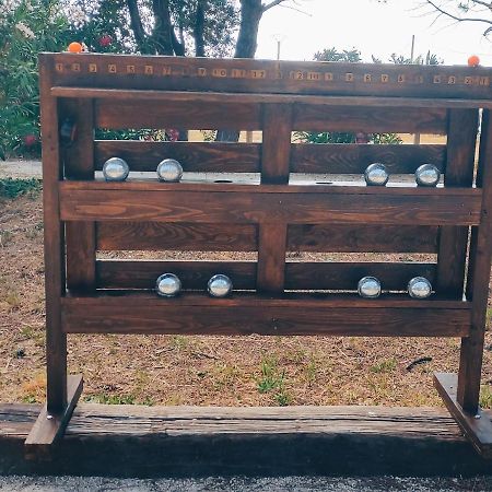 Offrez-Vous Un Sejour Dans Notre Studio T1 Bis A Entressen Une Grande Piscine Pour Se Rafraichir ,Un Espace De Jeux Pour Enfants Pour Des Heures De Divertissement Un Terrain De Petanque Pour Des Parties Endiablees Exteriér fotografie