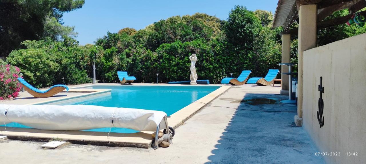 Offrez-Vous Un Sejour Dans Notre Studio T1 Bis A Entressen Une Grande Piscine Pour Se Rafraichir ,Un Espace De Jeux Pour Enfants Pour Des Heures De Divertissement Un Terrain De Petanque Pour Des Parties Endiablees Exteriér fotografie