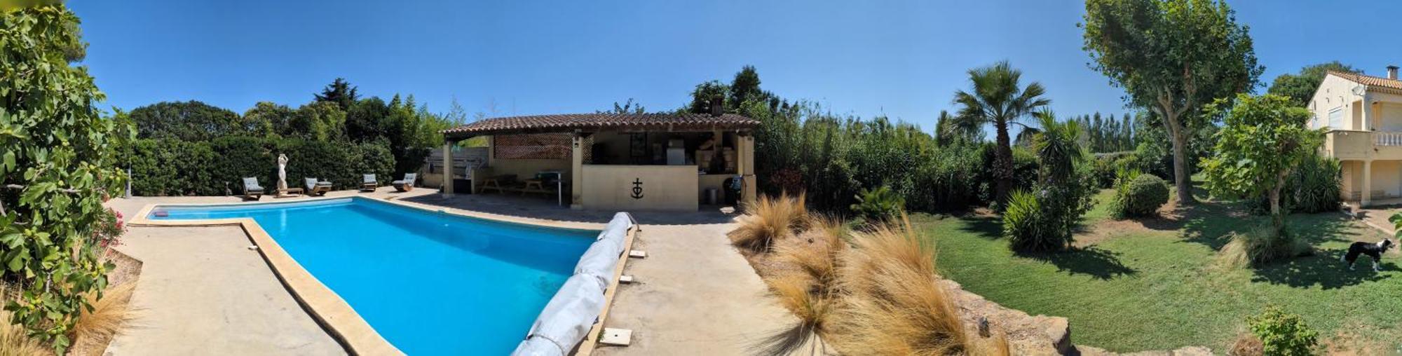 Offrez-Vous Un Sejour Dans Notre Studio T1 Bis A Entressen Une Grande Piscine Pour Se Rafraichir ,Un Espace De Jeux Pour Enfants Pour Des Heures De Divertissement Un Terrain De Petanque Pour Des Parties Endiablees Pokoj fotografie